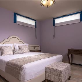 6 bedroom luxury villa with pool near Agia Pelagia, sleeps 12